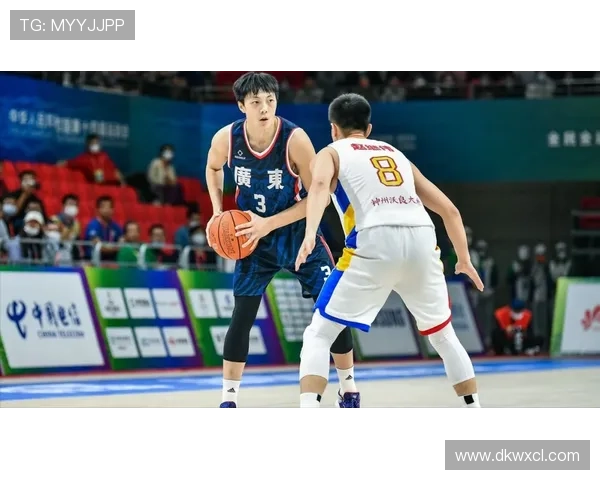 姚明从篮球新星到国际巨星的奋斗历程与不懈努力的启示